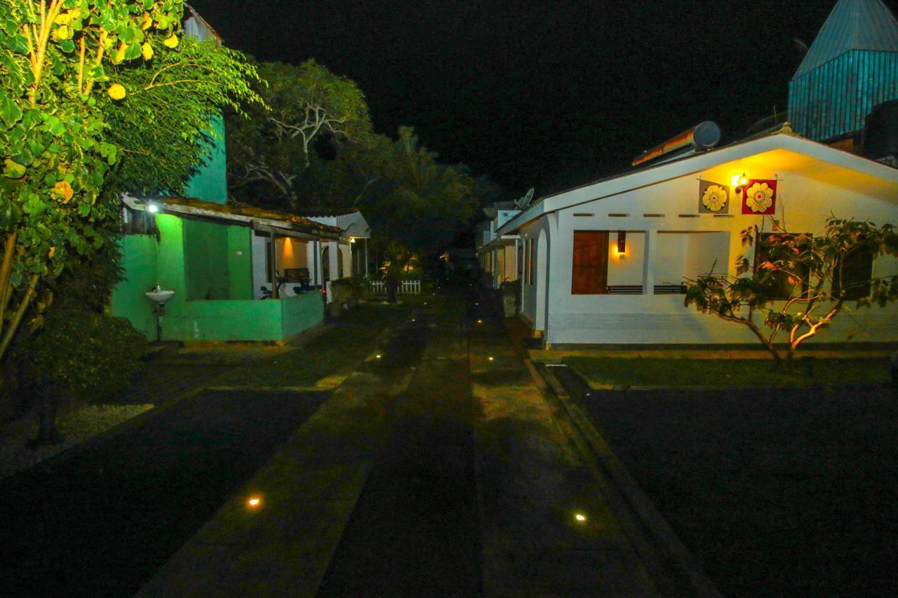 Hotel Nawathana Matara Exterior foto